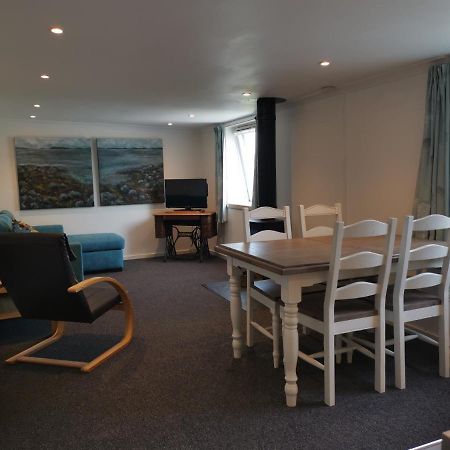 Relax In A 1 Bedroom Apartment Near A Country Pub 艾茅斯 外观 照片