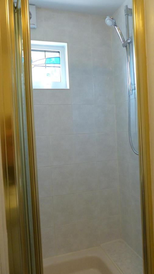 Relax In A 1 Bedroom Apartment Near A Country Pub 艾茅斯 外观 照片