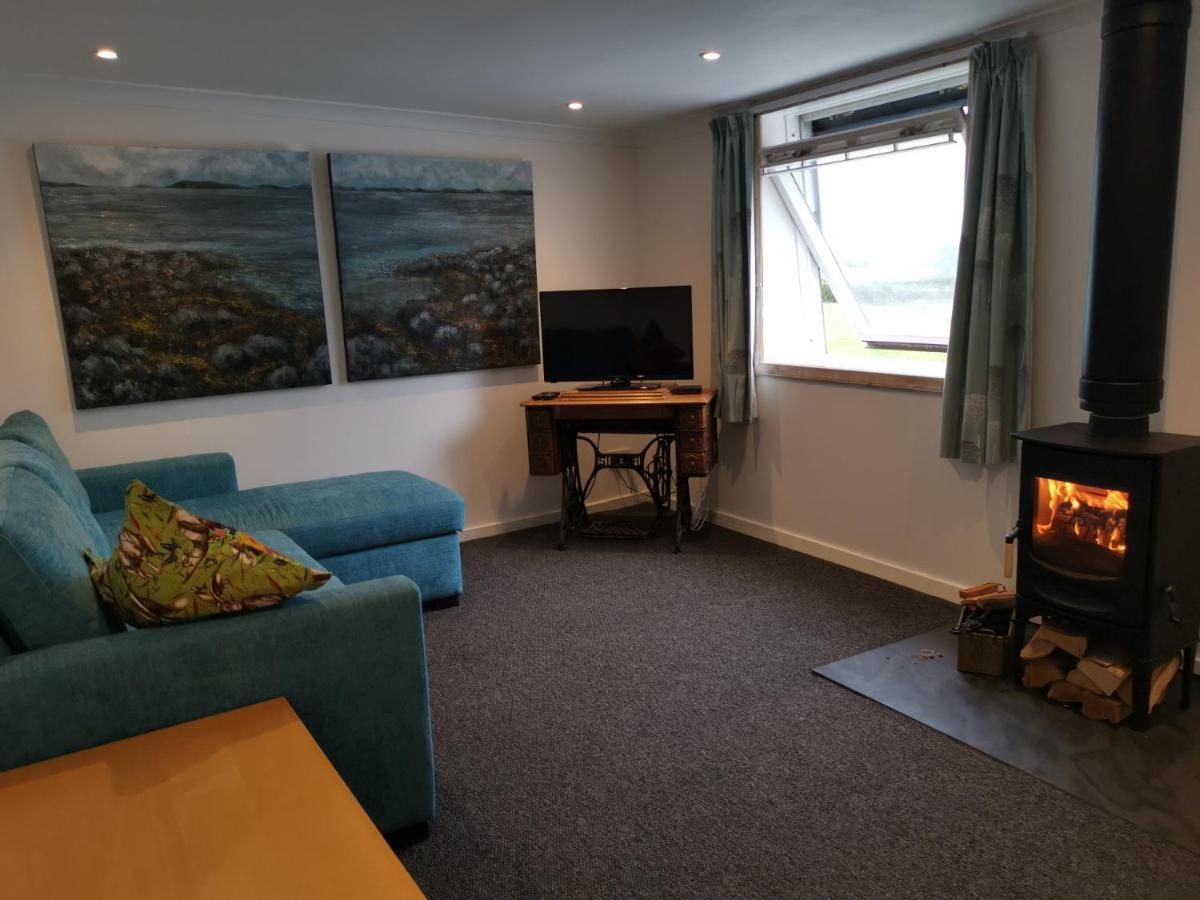 Relax In A 1 Bedroom Apartment Near A Country Pub 艾茅斯 外观 照片